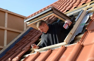 Pose de fenêtres de toit Velux à Longeaux